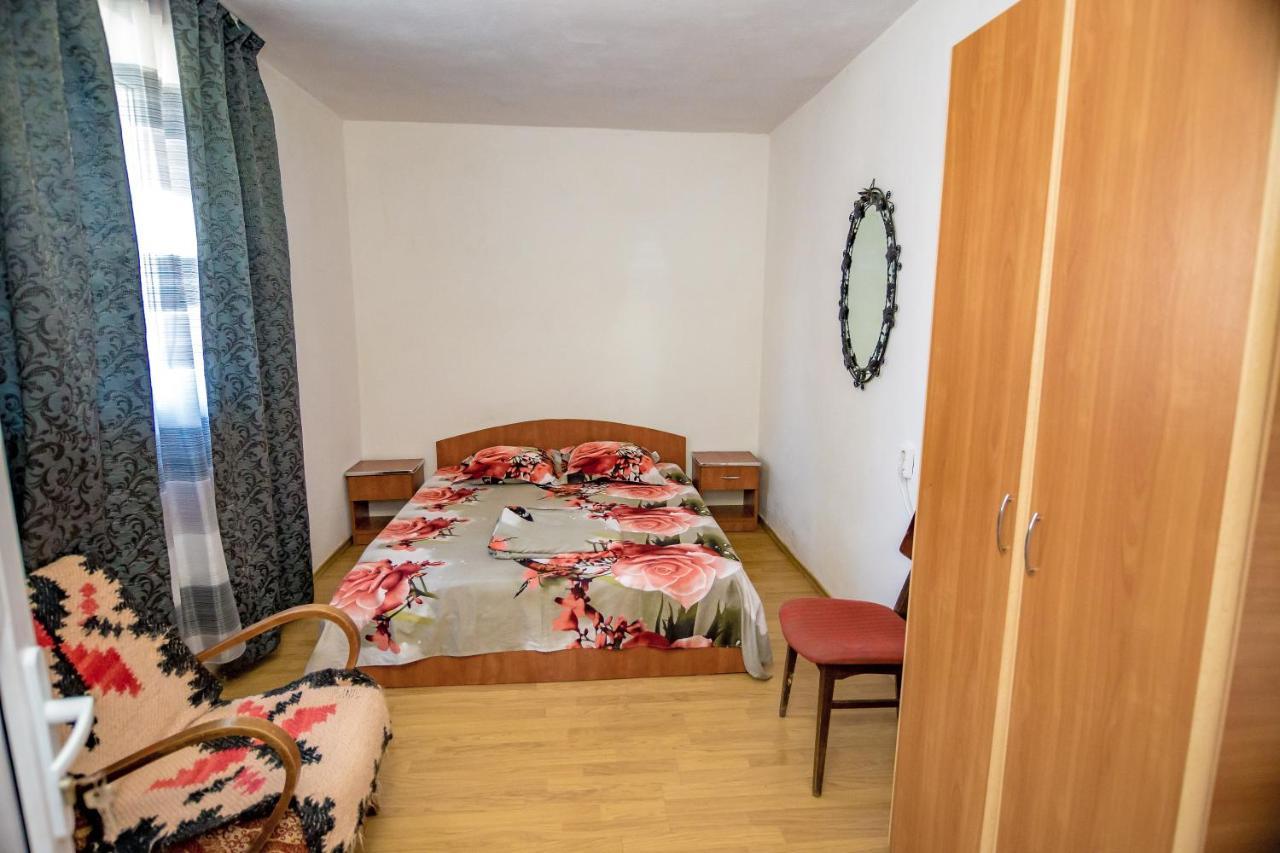 Old House Apartment Vama Veche Ngoại thất bức ảnh